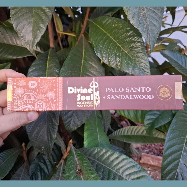 PALO SANTO & SANDALWOOD